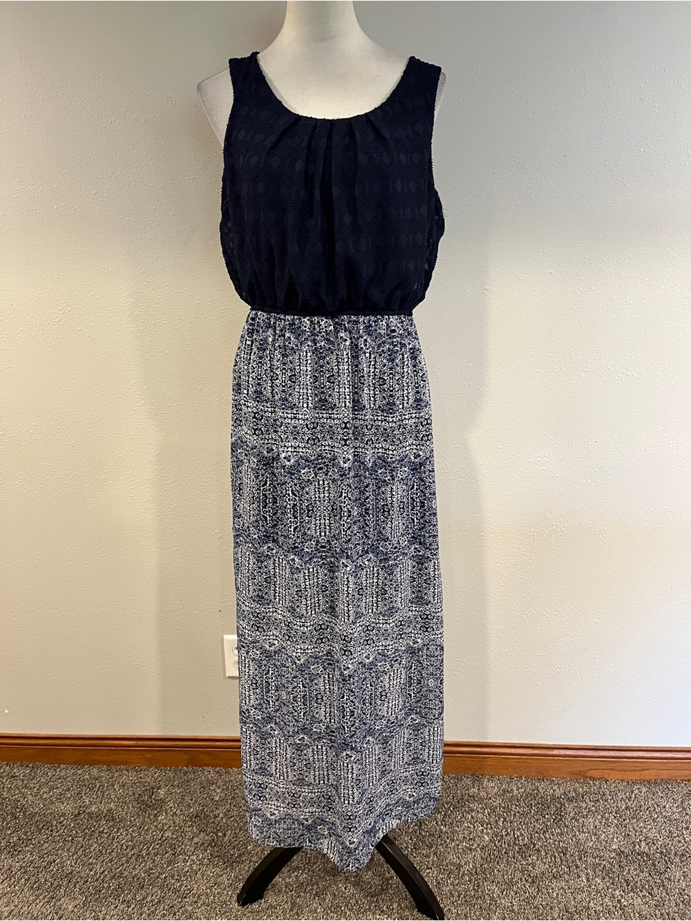 Clearance!!! Navy & White Printed Sleeveless Maxi Dress